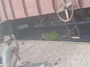 watch_video_jako_rakhe_saiyan_the_entire_train_passed_over_the_woman_death_could_not_even_touch_her_17091848614764543715628358564