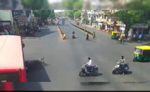 f5ovod1_ahmedabad-road-accident_625x300_24_april_241452169953045005299