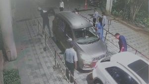 66d1745db88c2-mumbai-audi-driver-slapped-and-thrown-on-ground-30272422-16x96925203688429632002