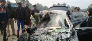 ambikapur accident car truck 33193976470821529310.