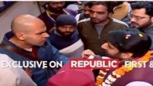 aap-mla-amanatullah-khan-openly-threatens-republic-reporter-confronting-son-misbehaves-cops-1737717805480-16_95320821977619813854