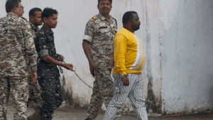 aarapa-sarasha-catharakara_486f636290d0bb2798c986088b1f5ce34497028315074127317