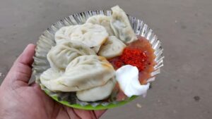 momos-sixteen_nine8619222549969093322