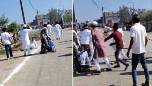 people-of-the-muslim-community-clashed-with-each-other-in-meerut-up-1743406195979-16_9750597678911686723