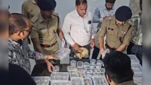 2v88tur8_indore-news_625x300_08_april_259161140163075403833