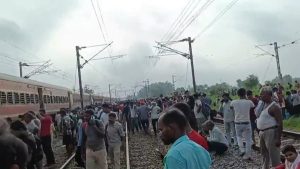 688cb349b2f1f-sabarmati-jan-sadharan-express-derailment-012956382-16x93012858883037737899.jpg